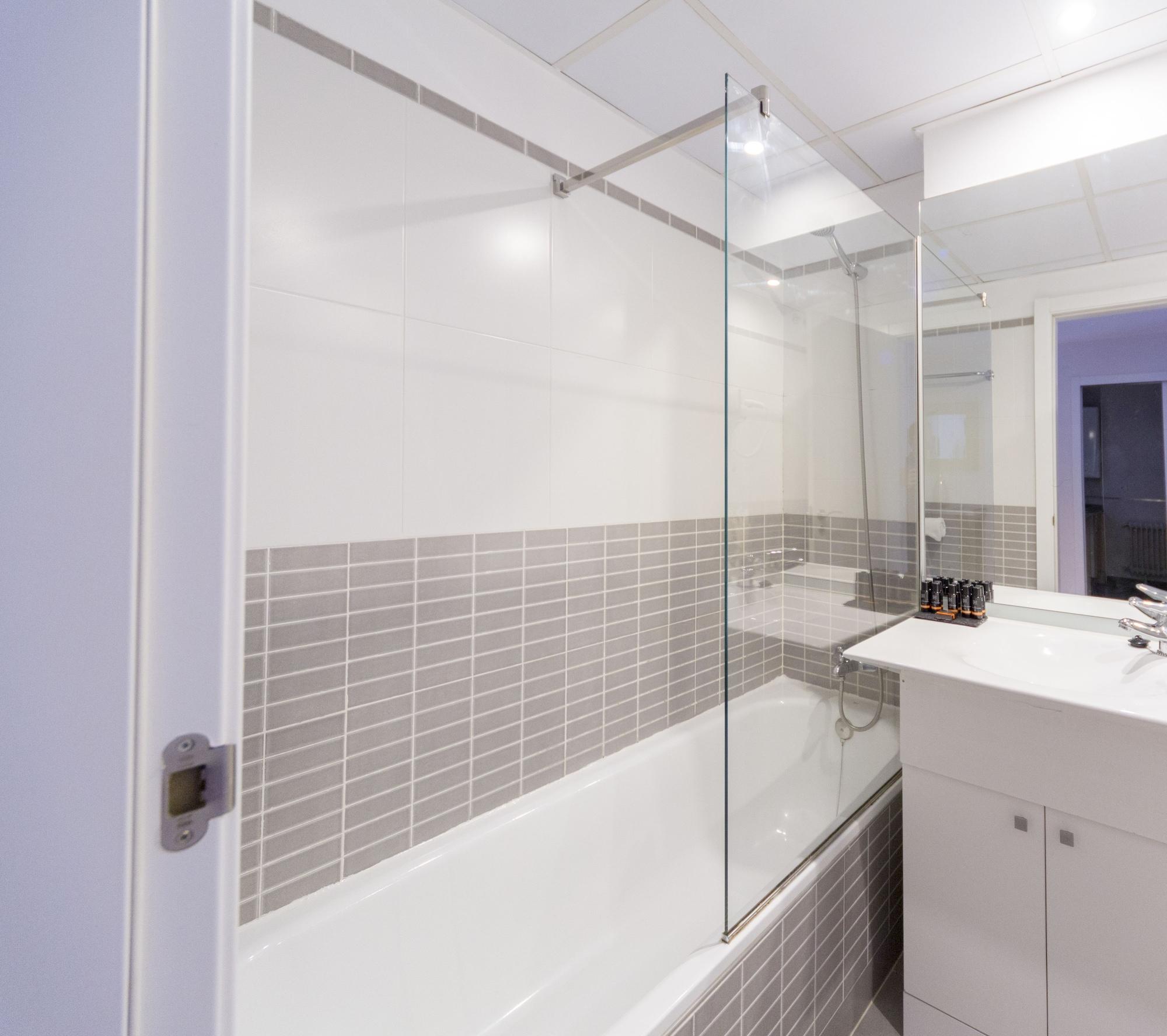 Lh Gran Via Selection Appartement Madrid Buitenkant foto